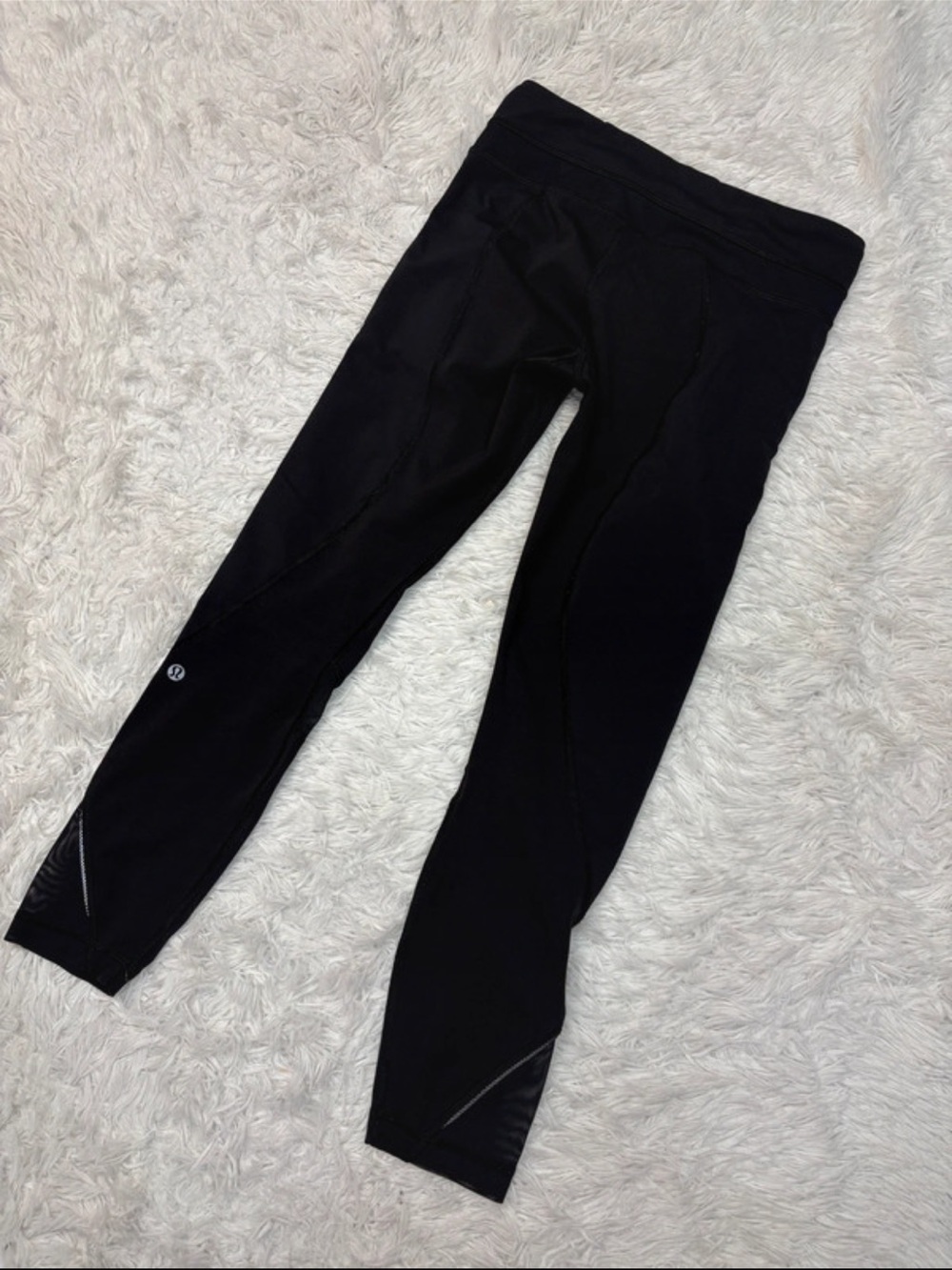 Lululemon black ankle mesh leggings size 6